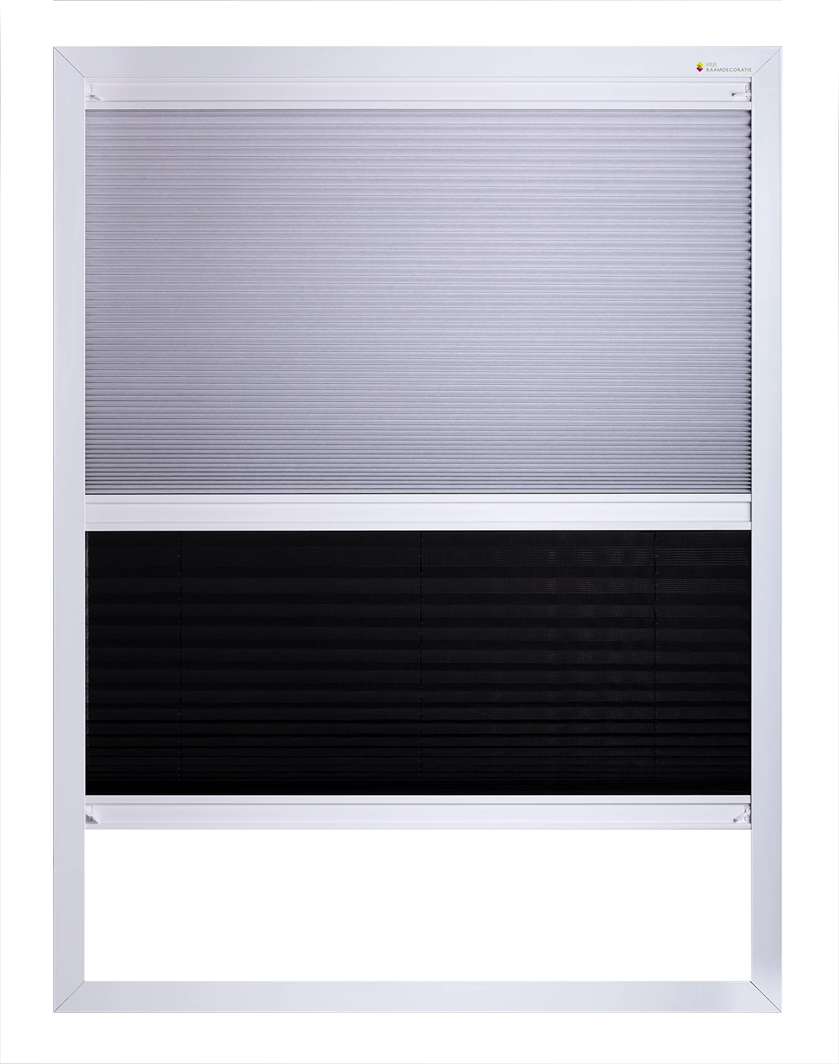 Supplente met wit plissé en gaas deels open